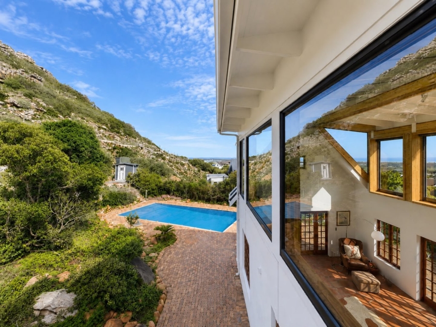 To Let 2 Bedroom Property for Rent in Crofters Valley Western Cape